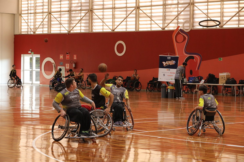 Crianças e adolescentes de Diadema têm aula de esportes paralímpicos no Centro Paralímpico Brasileiro