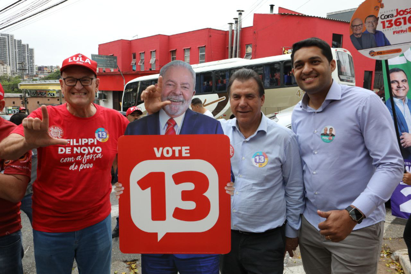 Ministro do Trabalho e Emprego do presidente Lula, Luiz Marinho reforçou o apoio à reeleição do prefeito Filippi, suas propostas e capacidade de atrair recursos e apoio do governo federal para Diadema