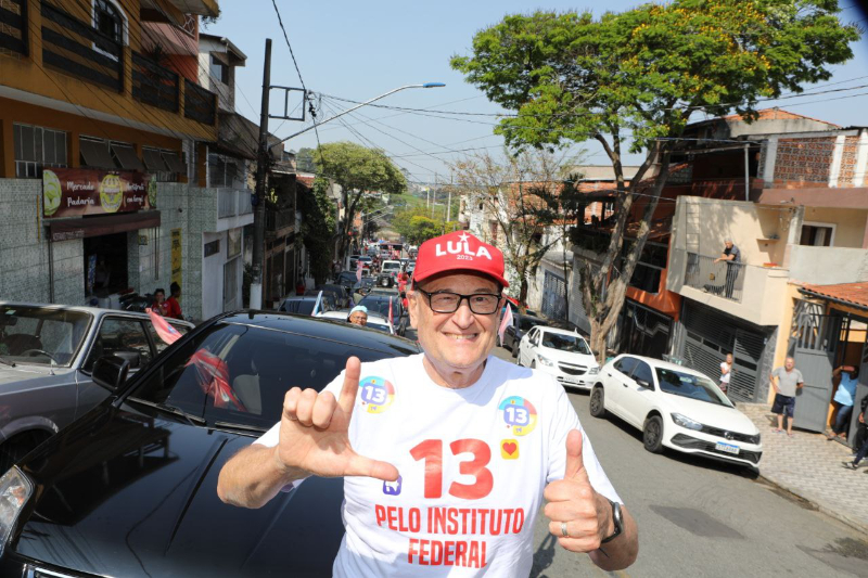 Concentrações nos bairros seguiram para o centro da cidade, na Praça da Moça, e o evento terminou com um grande ato da militância em apoio à reeleição do prefeito Filippi