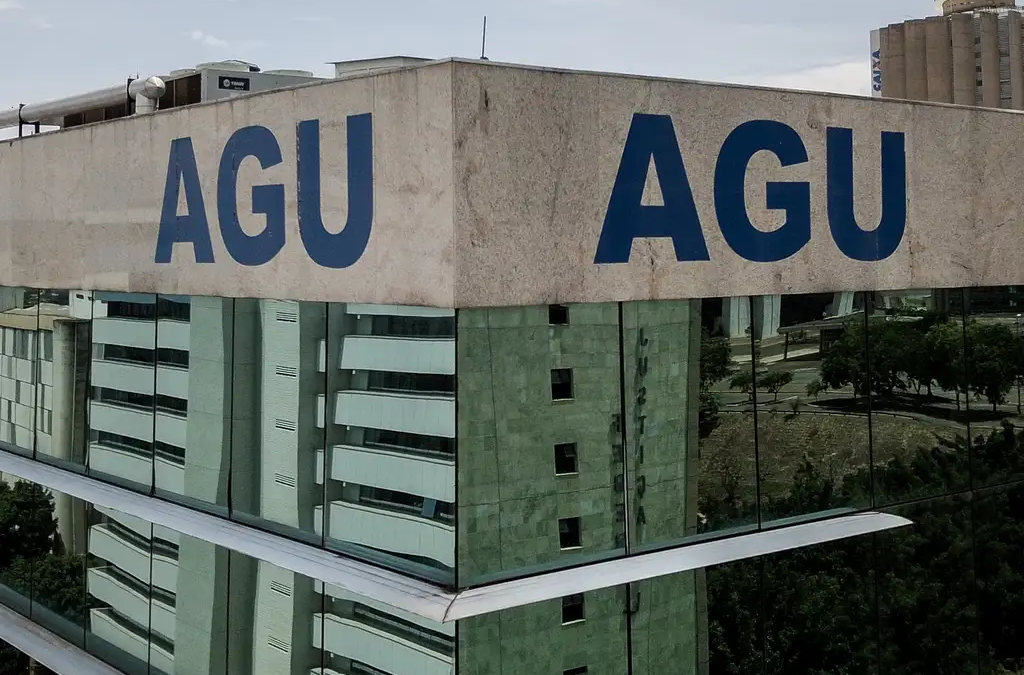 AGU processa Taka por calúnia contra chefe de Gabinete de Lula