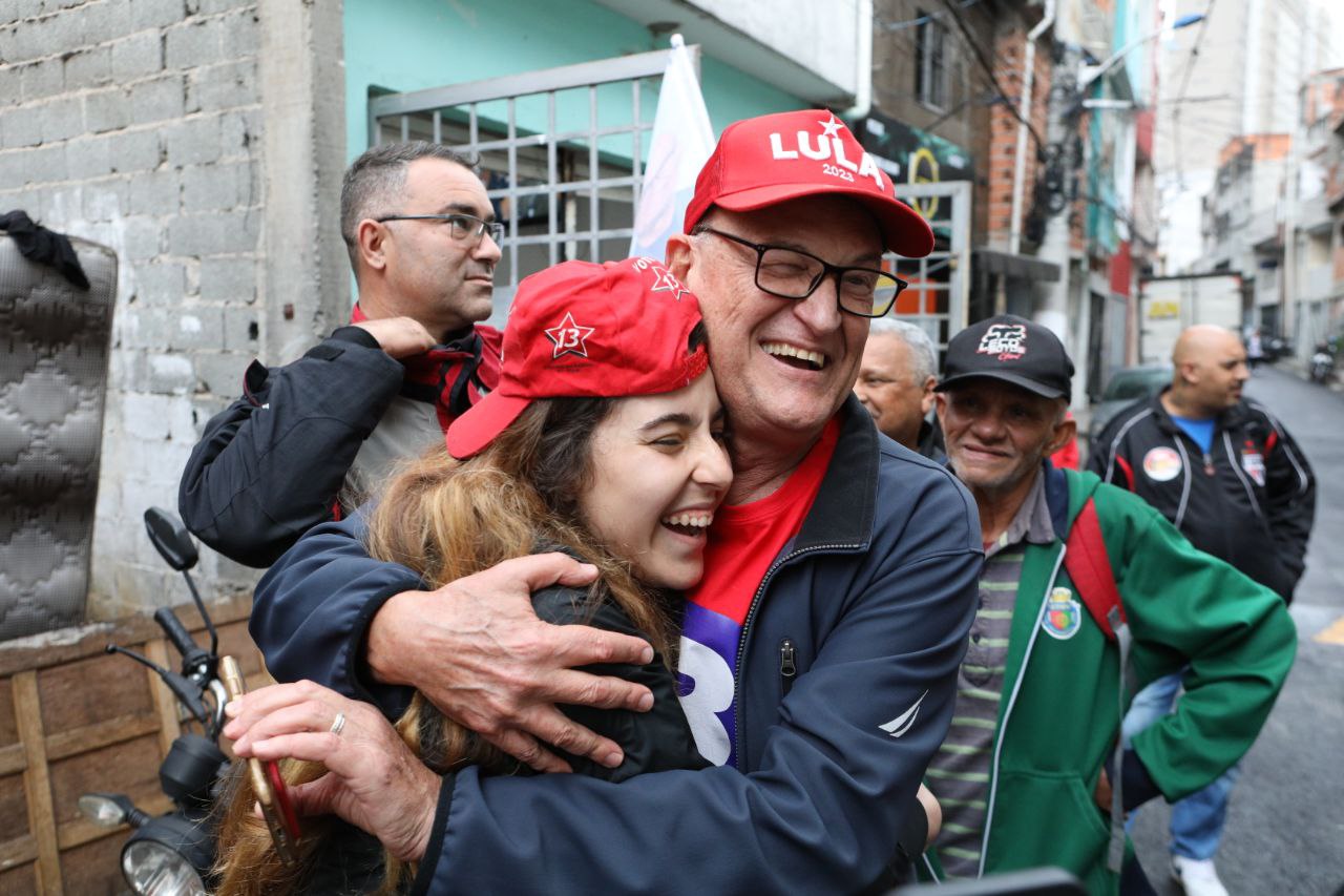 Na Vila Nova Conquista, Filippi recebe carinho e apoio na reta final da eleição