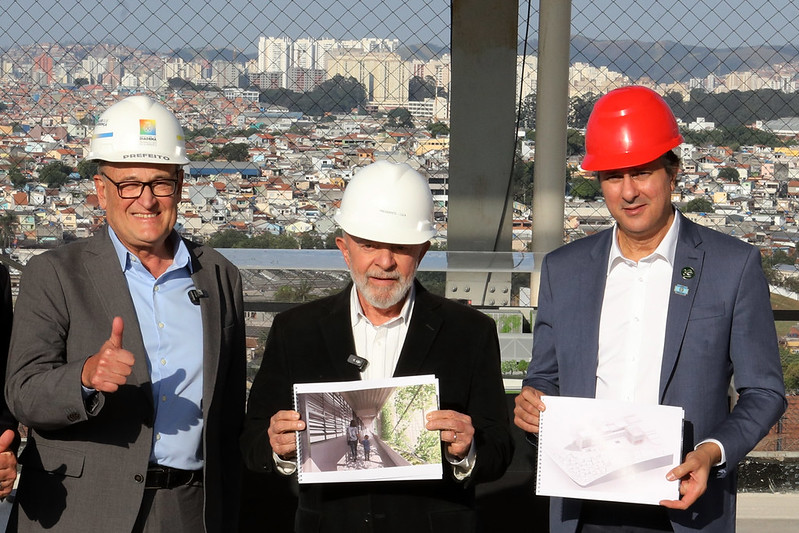 Prefeito de Diadema é defendido pelos ministros Nísia Trindade (Saúde), Margareth Menezes (Cultura), Camilo Santana (Educação), Fernando Haddad (Fazenda), Geraldo Alckmin (vice-presidente e Desenvolvimento), Márcio França (Empreendedorismo), Paulo Teixeira (Desenvolvimento Agrário), Luiz Marinho (Trabalho) e Alexandre Padilha (Relações Institucionais)